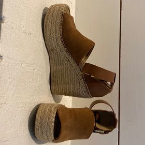 Marc fisher size 9 wedges. Very good condition.